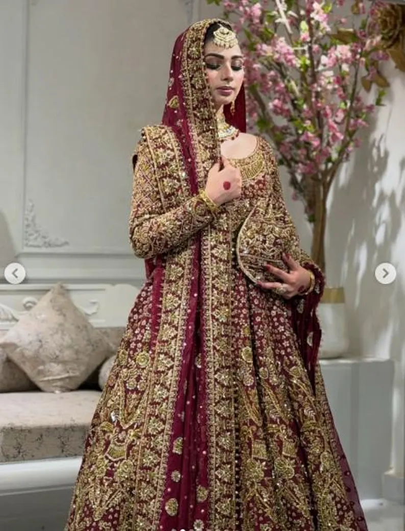 Maroon Heavy Bridal Lehenga - Image 3